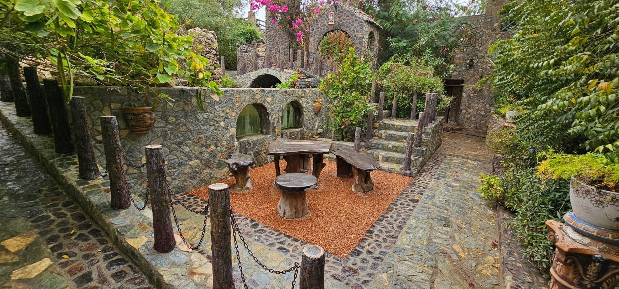 Mughaibar Lodge